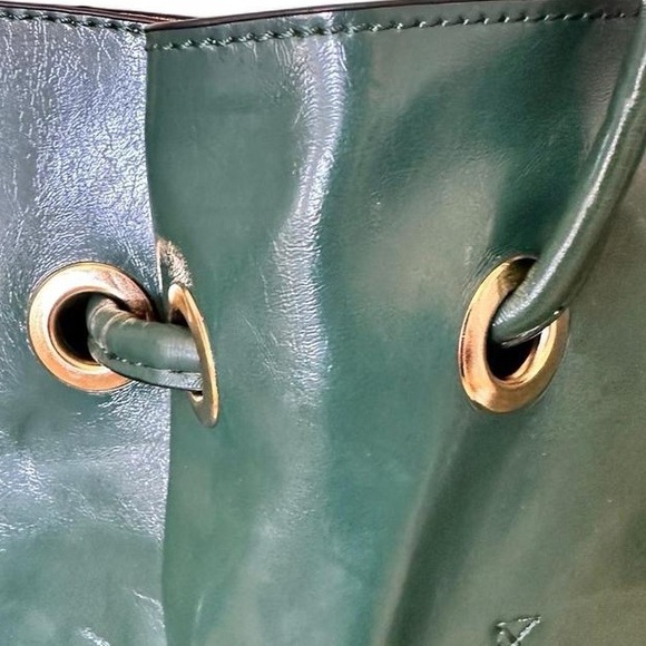 Isabelle Green Leather Tote Bag – Large Shoulder Bag with Gold Hardware - Picture 3 of 7